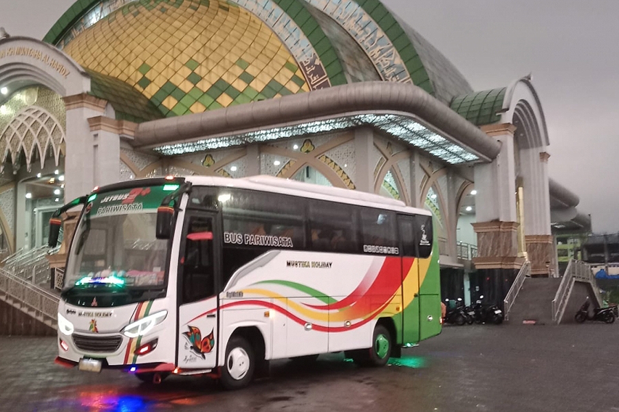 Mengunjungi Museum Alquran di Masjid Baitul Quran Wonosoboh dengan Medium Bus