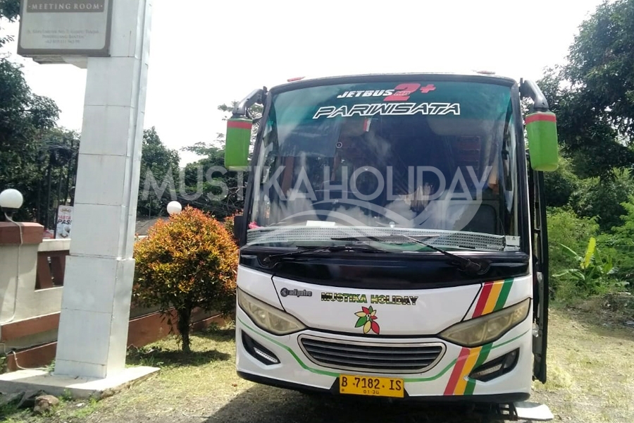 Sewa Bus Pariwisata Jakarta Pandeglang
