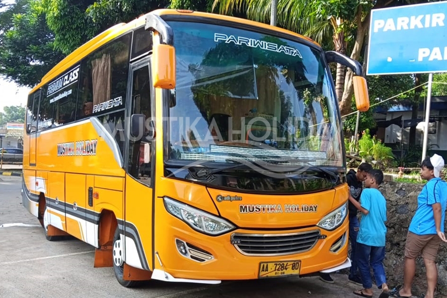 Sewa Medium Bus Pariwisata Jakarta Sari Ater Subang