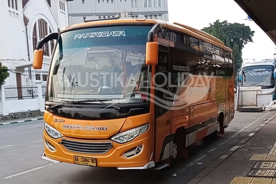 Sewa Medium Bus Pariwisata Dalam Kota Jakarta