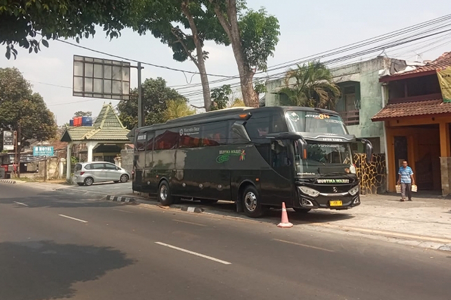 Warga RT 10 Berlibur di Kota Pelajar dengan Big Bus